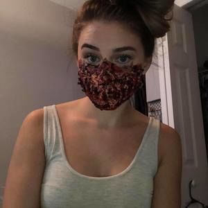 Meet your Posher, Alona